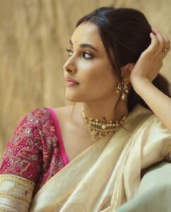 Priyanka Arul Mohan look's beautiful 