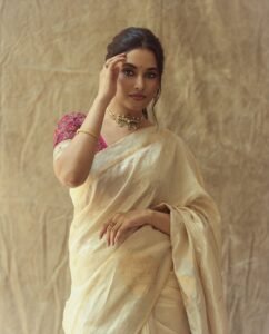 Priyanka Arul Mohan look's beautiful 